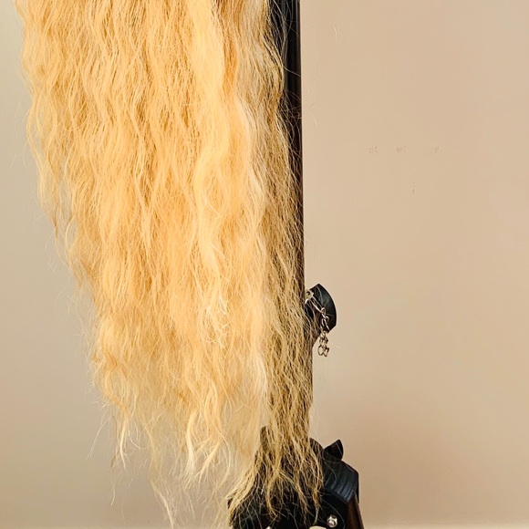 Long 36” Ombre Golden Blonde Premium Fiber Lace Front Wig - Picture 5 of 11